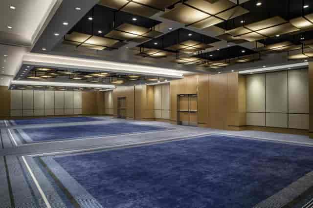 Conrad New York Downtown ballroom with high ceilings, ideal for corporate events and trade shows.