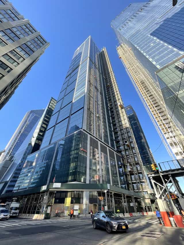 50 Hudson Yards skyscraper: high-end corporate conference and executive retreat venue.