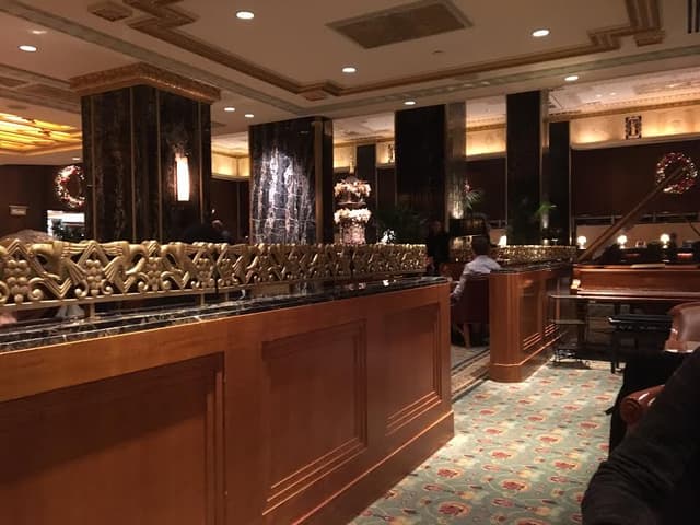 Peacock Alley Bar