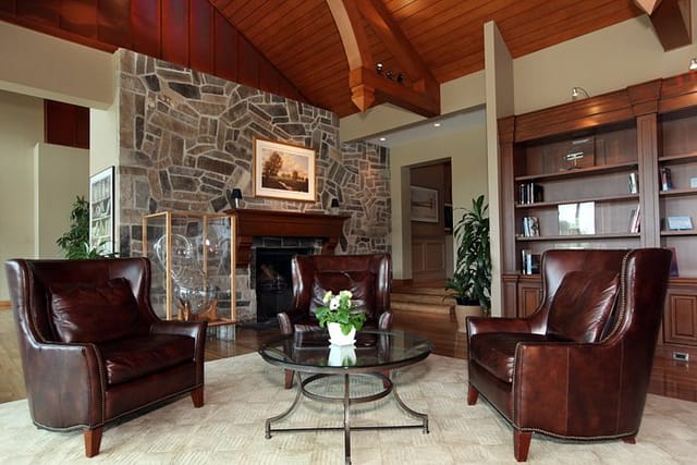 Kingbridge Centre breakout room with fireplace for executive retreats and VIP networking.