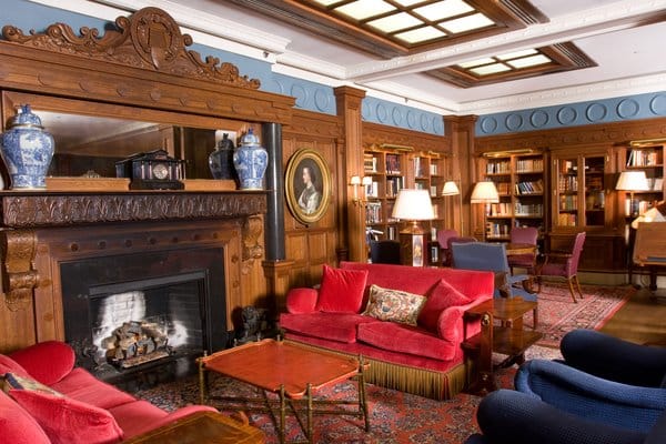 Wood-paneled library at Penn Club of New York for VIP board meetings and private business events.