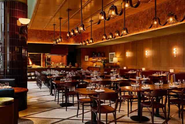 Ci Siamo Manhattan West: open-kitchen restaurant for corporate dinners and exclusive event buyouts.