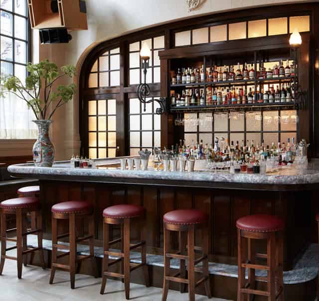 Cocktail bar