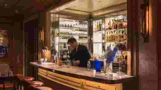 Jacques Bar