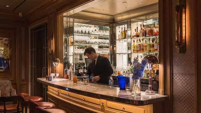 Jacques Bar