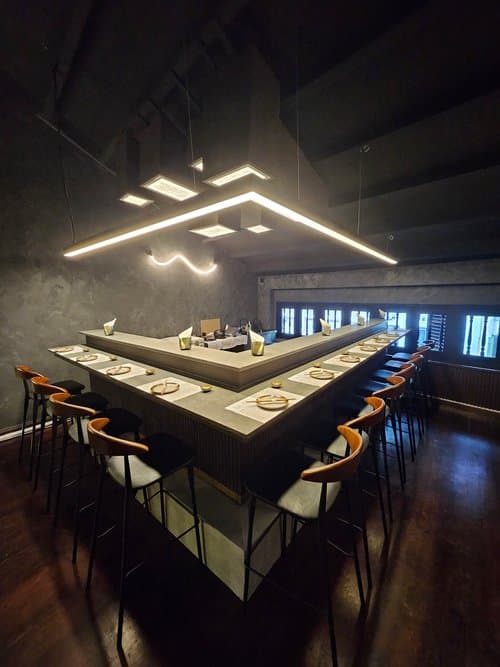 Whole restaurant