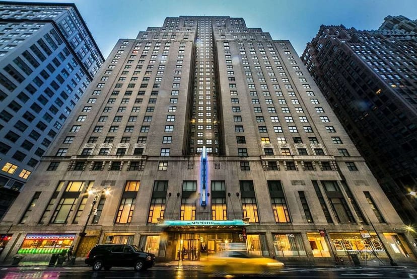 Sutton Place, The New Yorker Hotel: Prestigious venue for corporate events and galas.