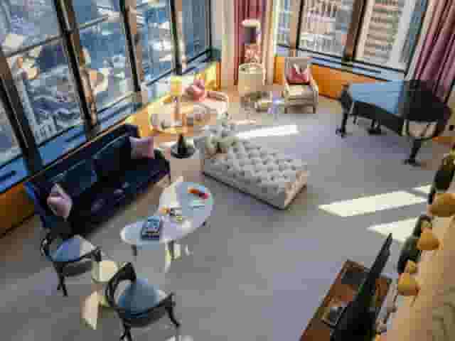 Royal Suite Collection