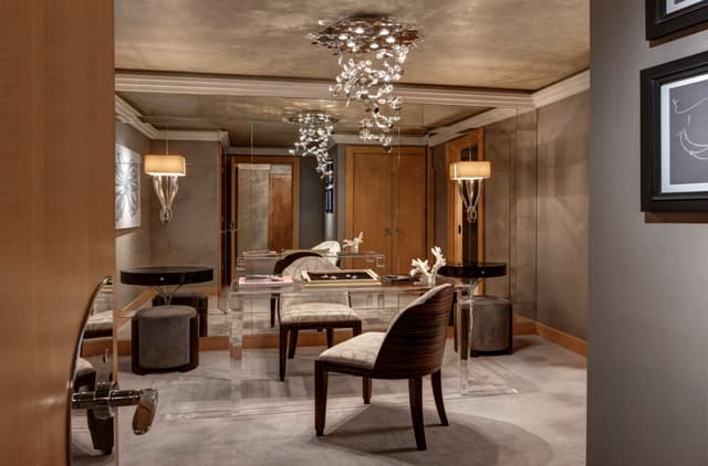 Royal Suite Collection