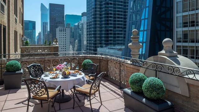 Hollywood Suite, Warwick NY: Executive breakfast and VIP networking venue with city views.