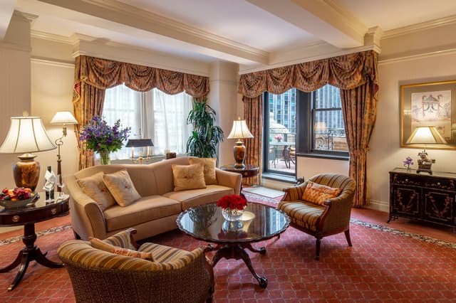 Hollywood Suite