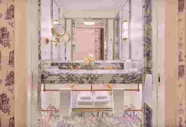 Rooms and Suites