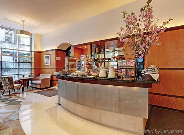 Hotel Giraffe