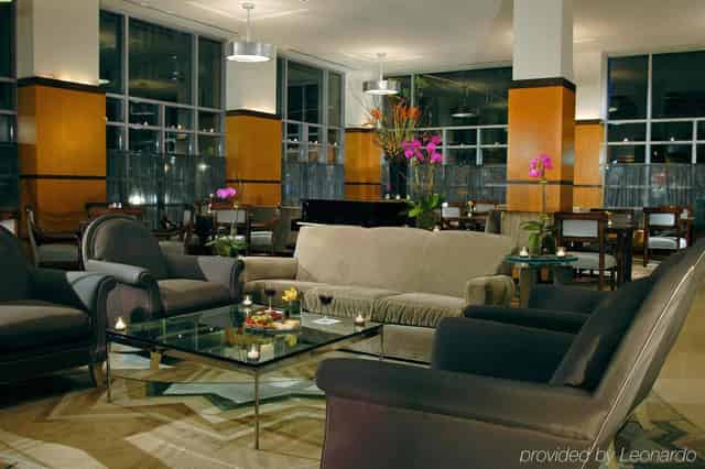 Hotel Giraffe