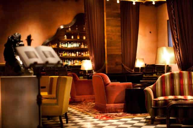 10th-floor lounge