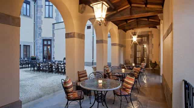 OHK Bar & Restaurant