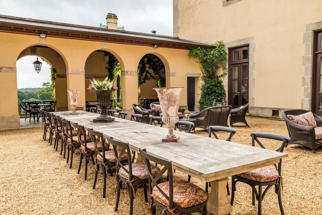 OHK Bar & Restaurant