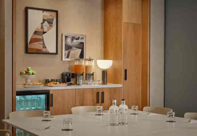 Inspiration hub meeting room at Citadines Holborn, modern design for corporate events.