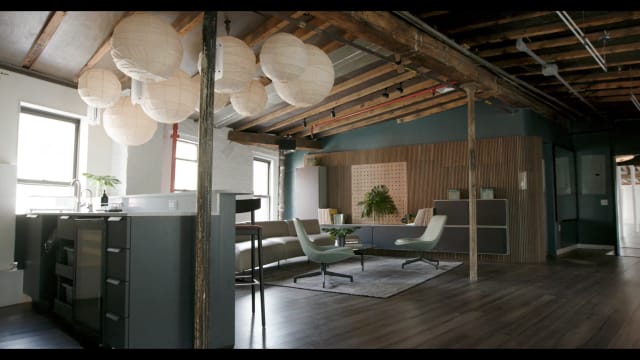 Industrial-chic Loft 5s+5n breakout space for networking and VIP hospitality events.