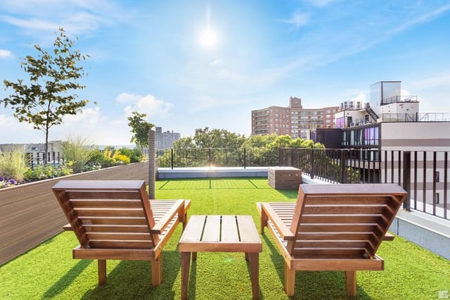 Blackstone Parc rooftop terrace: intimate VIP lounge for upscale corporate events and social mixers.