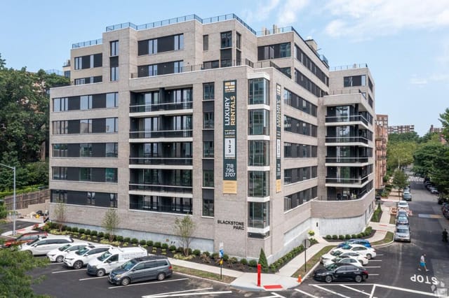 Luxury rooftop terrace at Blackstone Parc, ideal for private social gatherings and cocktail events.