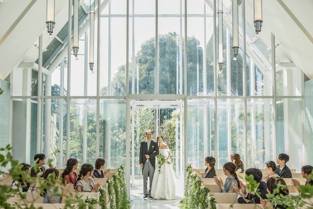 Blancheur Riviera Tokyo wedding ceremony with floor-to-ceiling glass architecture.