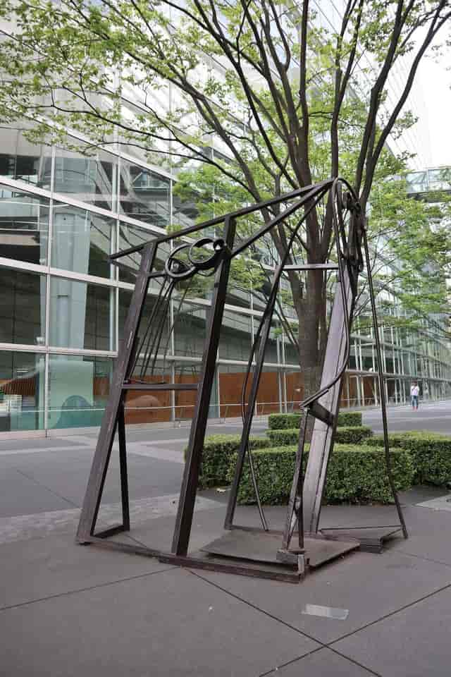 Modern glass architecture at Tokyo International Forum, ideal for outdoor receptions and events.