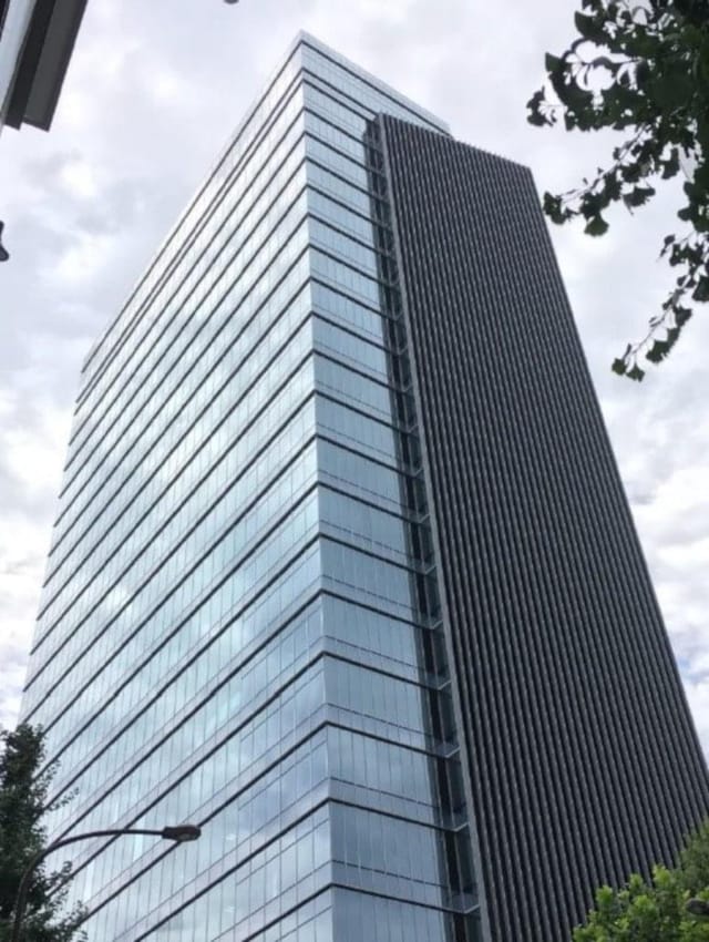 Modern Jingumae Tower office rental for corporate conferences and executive board meetings.
