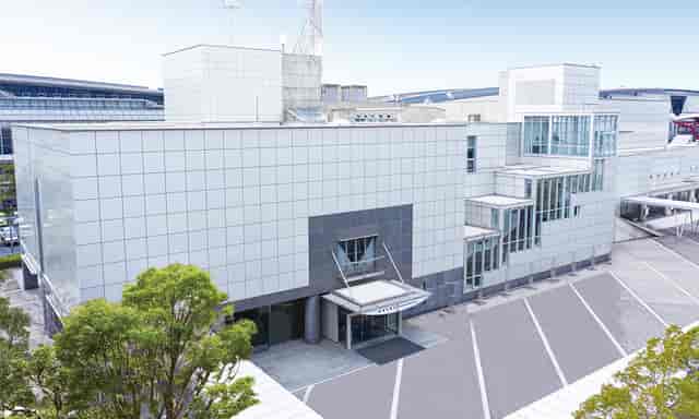 Makuhari Messe International Conference Hall: modern venue for corporate conferences and exhibitions.