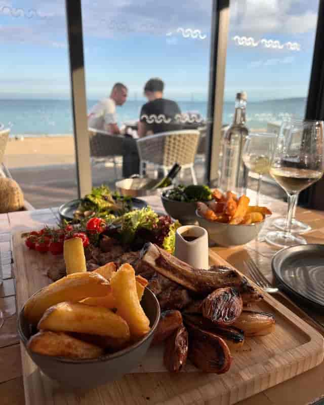 High-end waterfront restaurant in Branksome, Bournemouth for corporate offsite and VIP events.