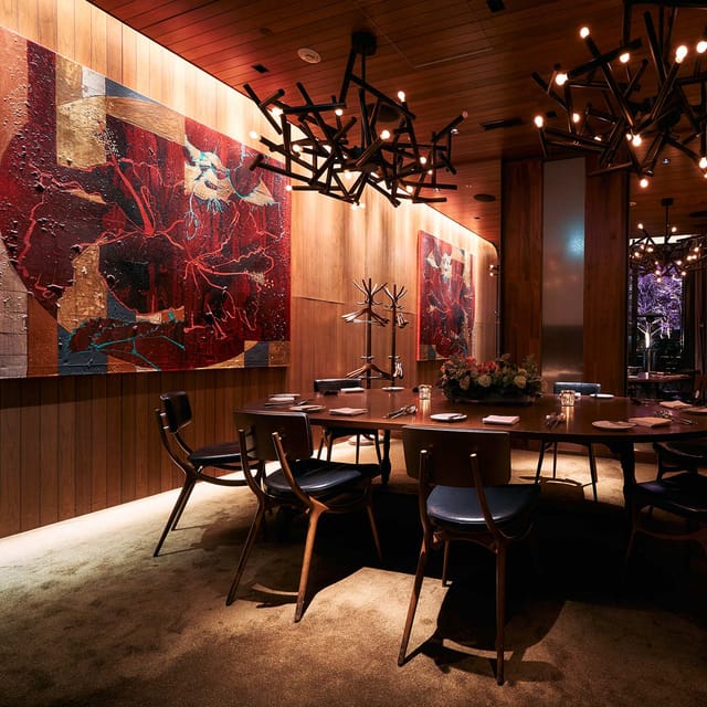 Upscale Tokyo private dining room for executive meetings and VIP dinners.