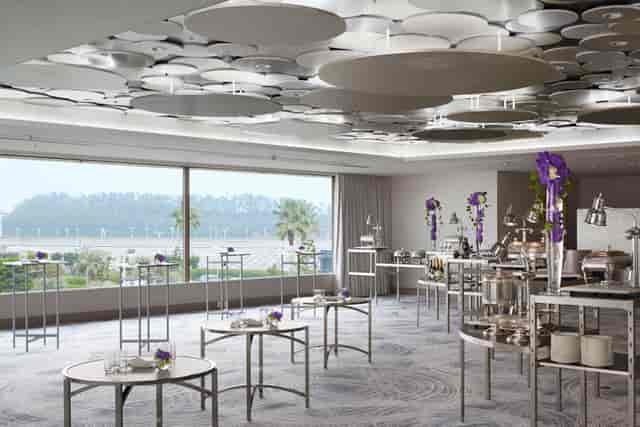 Modern banquet hall at Hilton Tokyo Bay with sculptural ceiling for corporate events and weddings.