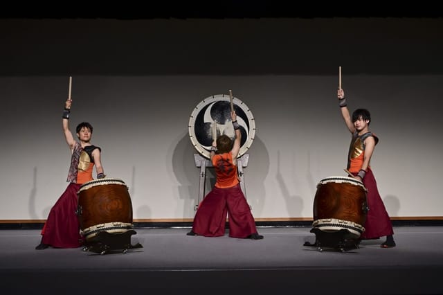 Taiko drumming performance at Grand Hall TSUBAKI, Hotel Chinzanso Tokyo for corporate gala events.