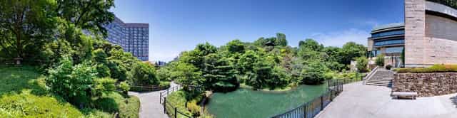 Luxury hotel garden breakout space for corporate events and professional meetings in Tokyo.