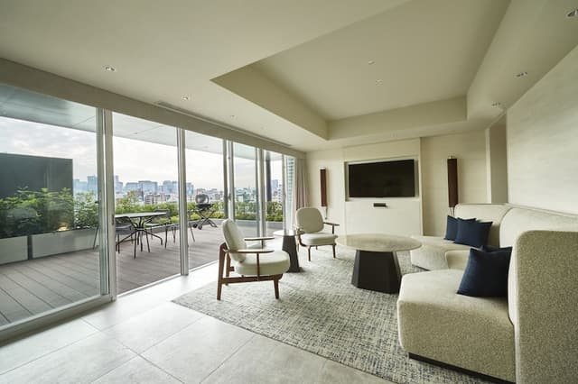 Terrace & Lounge