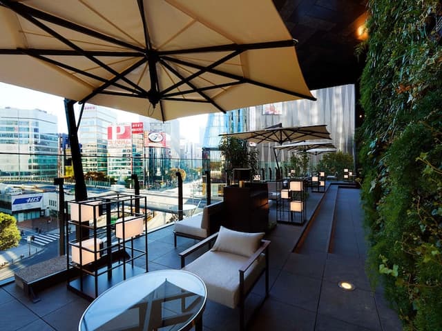 Terrace & Lounge