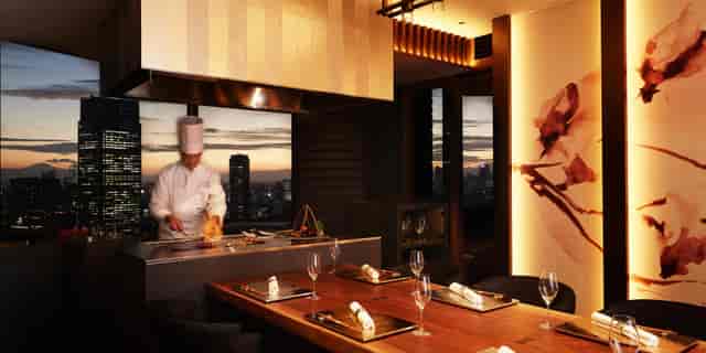 Teppanyaki Akasaka: Elegant chef-prepared dining for executive business dinners.