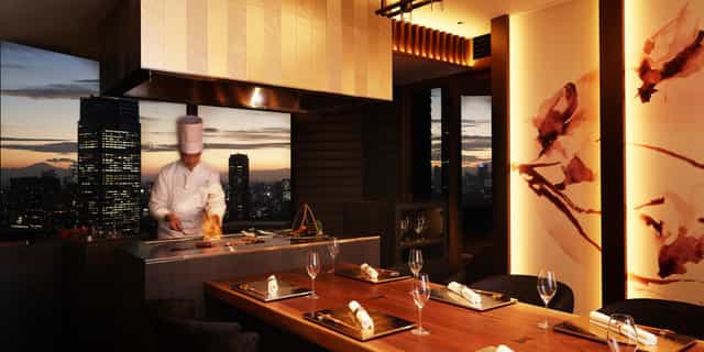 Teppanyaki Akasaka: Elegant chef-prepared dining for executive business dinners.