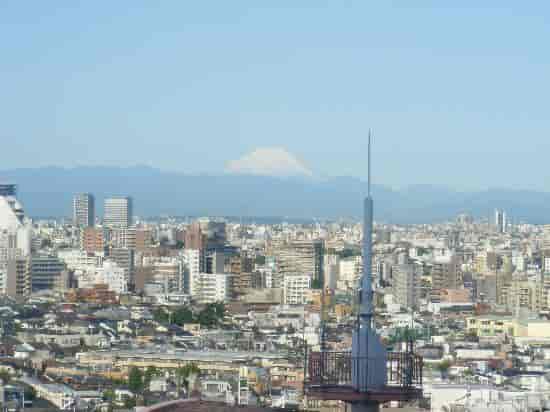 Fuji venue at Hotel Metropolitan Ikebukuro with iconic city view for executive retreats.