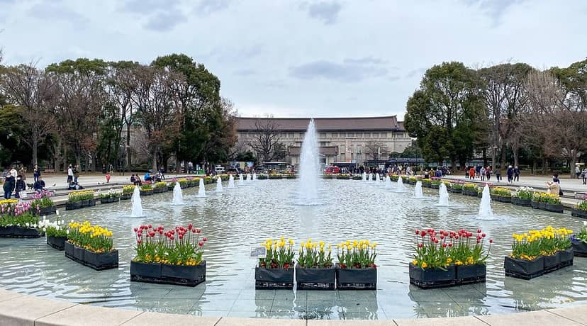 Tokyo National Museum outdoor reception with water feature for corporate event venue.
