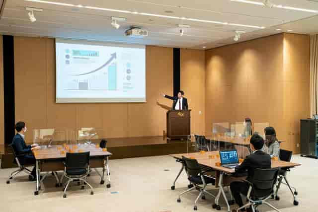 Corporate boardroom with plexiglass dividers at Akasaka Intercity Conference Center event venue.