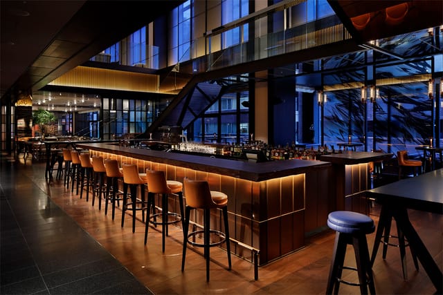 NAMIKI667 restaurant: upscale bar for corporate receptions and VIP networking events.