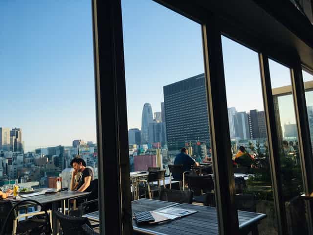Rooftop venue at Restaurant G Shinjuku, ideal for corporate cocktail hours and networking events.