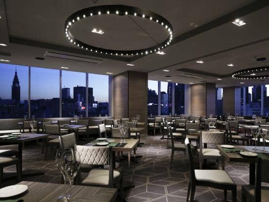 Modern event space in Shinjuku with city views, ideal for corporate galas and networking receptions.