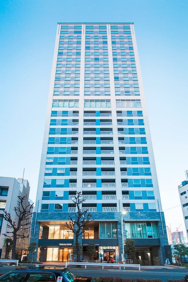 Tokyu Stay Aoyama Premier lounge for corporate conferences and large-scale business events.