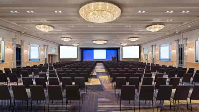 Theater-style ballroom at Applause Square Tokyo for corporate presentations and conferences.