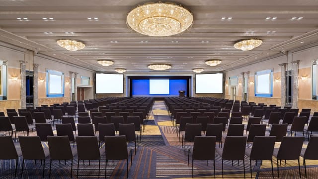 Theater-style ballroom at Applause Square Tokyo for corporate presentations and conferences.