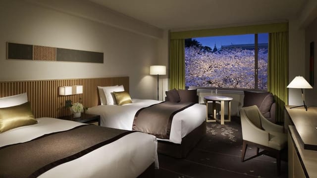 Twin-bedded suite at The Prince Sakura Tower Tokyo for luxury incentive travel and VIP lodging.