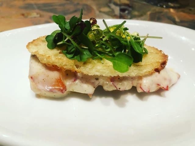 Tapas Molecular Bar