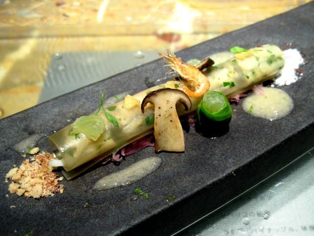 Tapas Molecular Bar